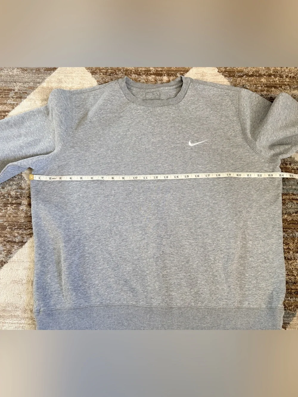 Nike Men's Light Grey Crewneck Sweatshirt with White Swoosh